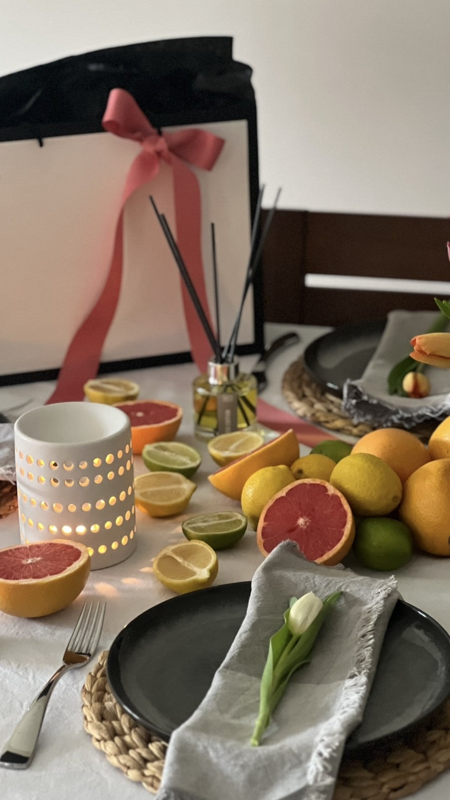 WAX MELT WARMER - WHITE CUT OUT DOT