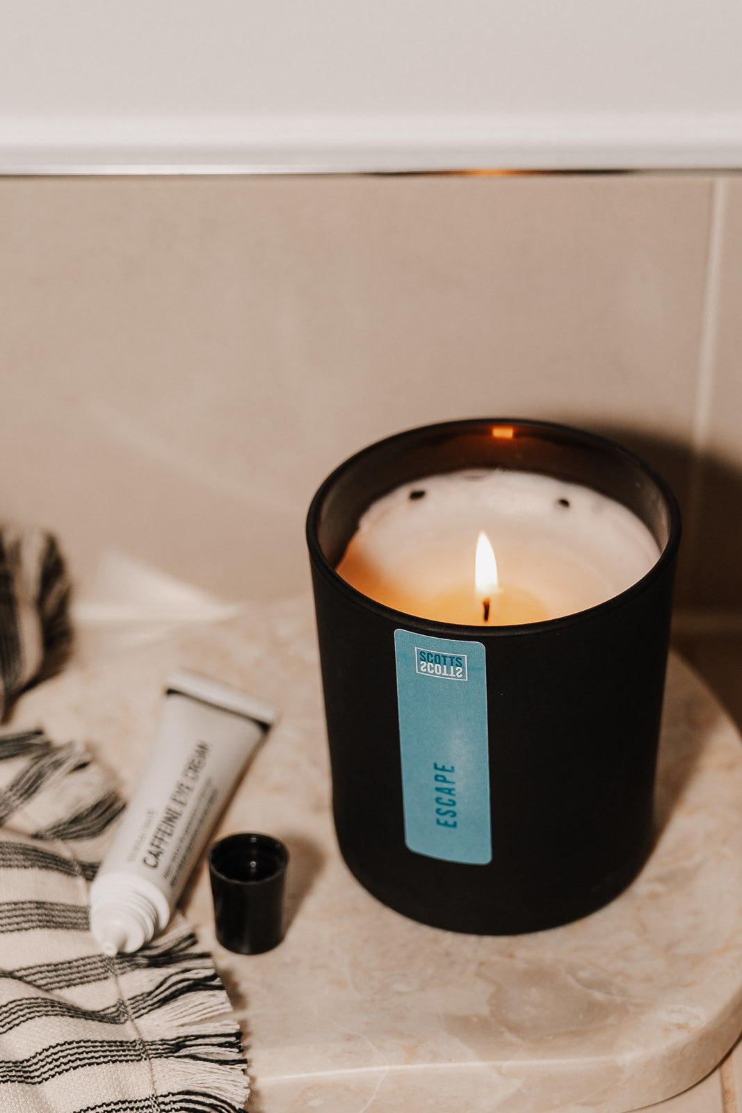 ESCAPE CANDLE