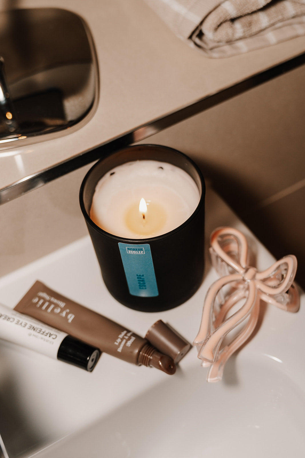 ESCAPE CANDLE
