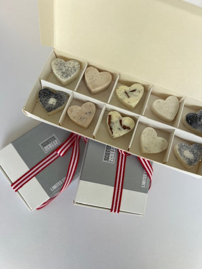 LIMITED EDITION FESTIVE WAX MELT HEARTS GIFT BOX