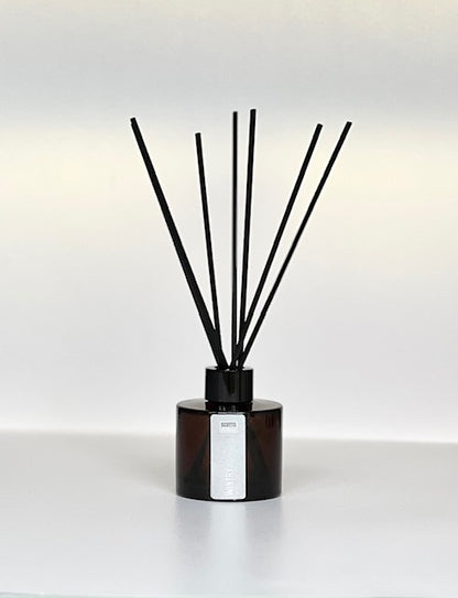 WINTRY AMBER GLASS REED DIFFUSER