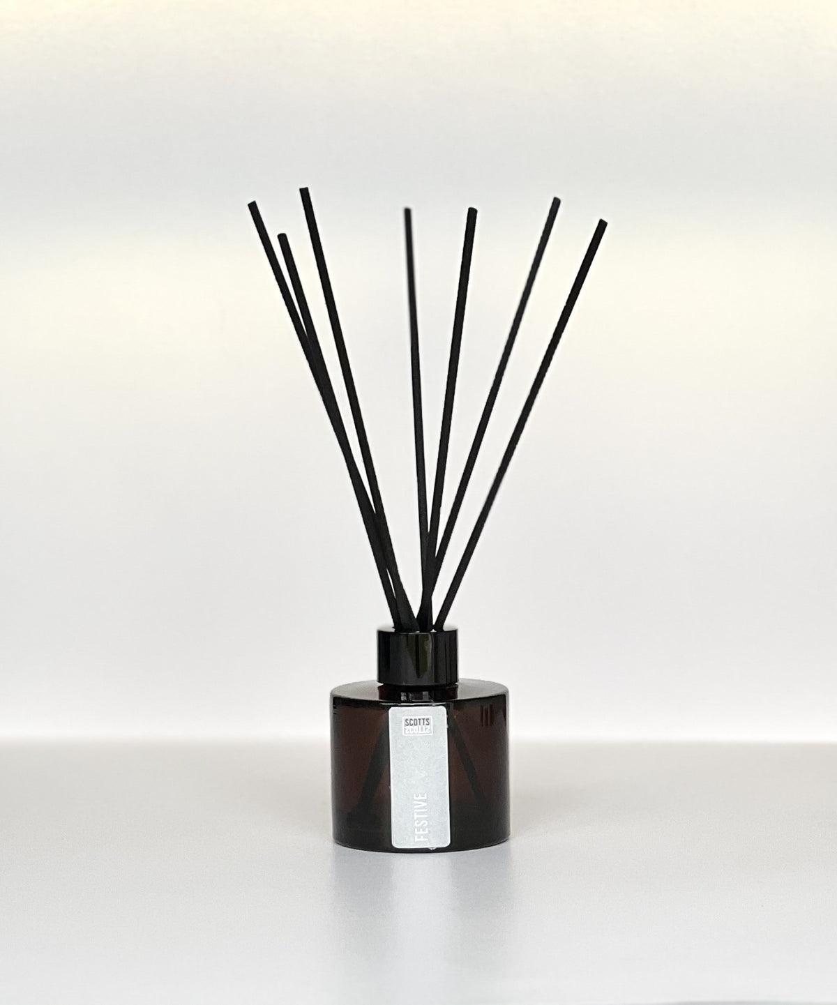 FESTIVE AMBER GLASS REED DIFFUSER
